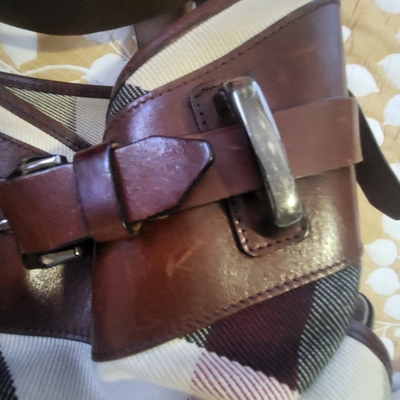 Burberry purse - Picture 14 of 17